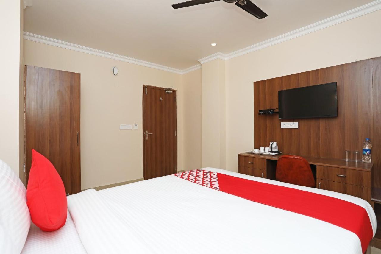 Hotel Oyo 13528 Kumud Plaza Bhubaneswar Exterior foto