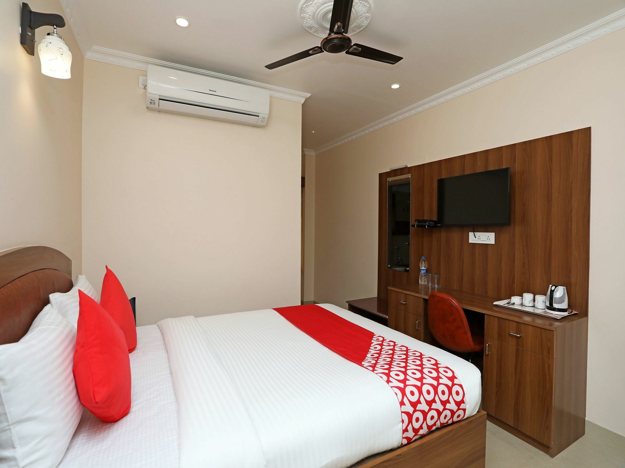 Hotel Oyo 13528 Kumud Plaza Bhubaneswar Exterior foto